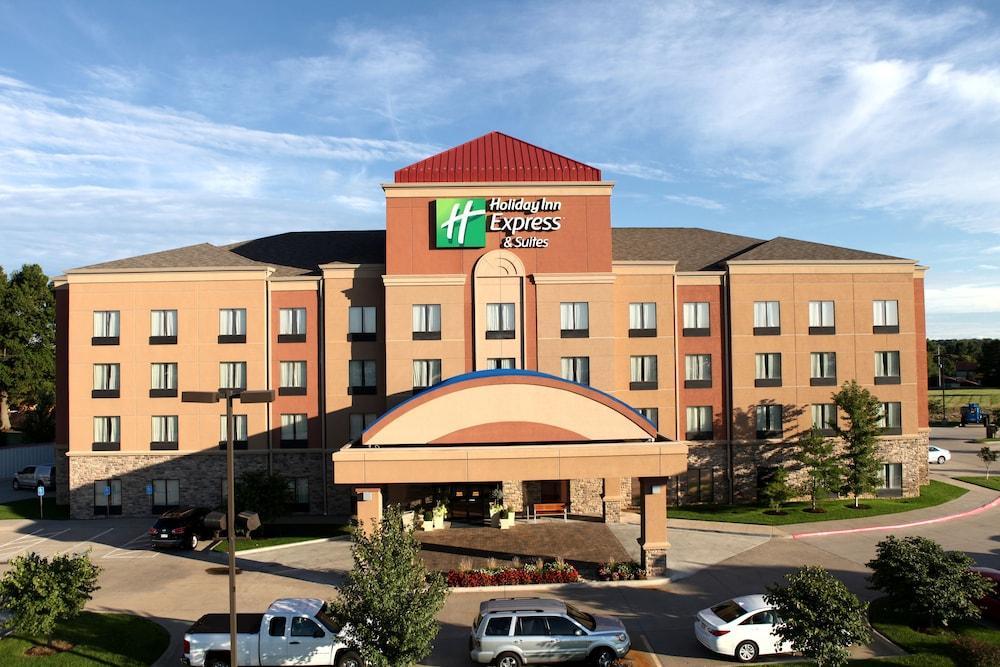 Holiday Inn Express And Suites Springfield Medical District By Ihg Bagian luar foto