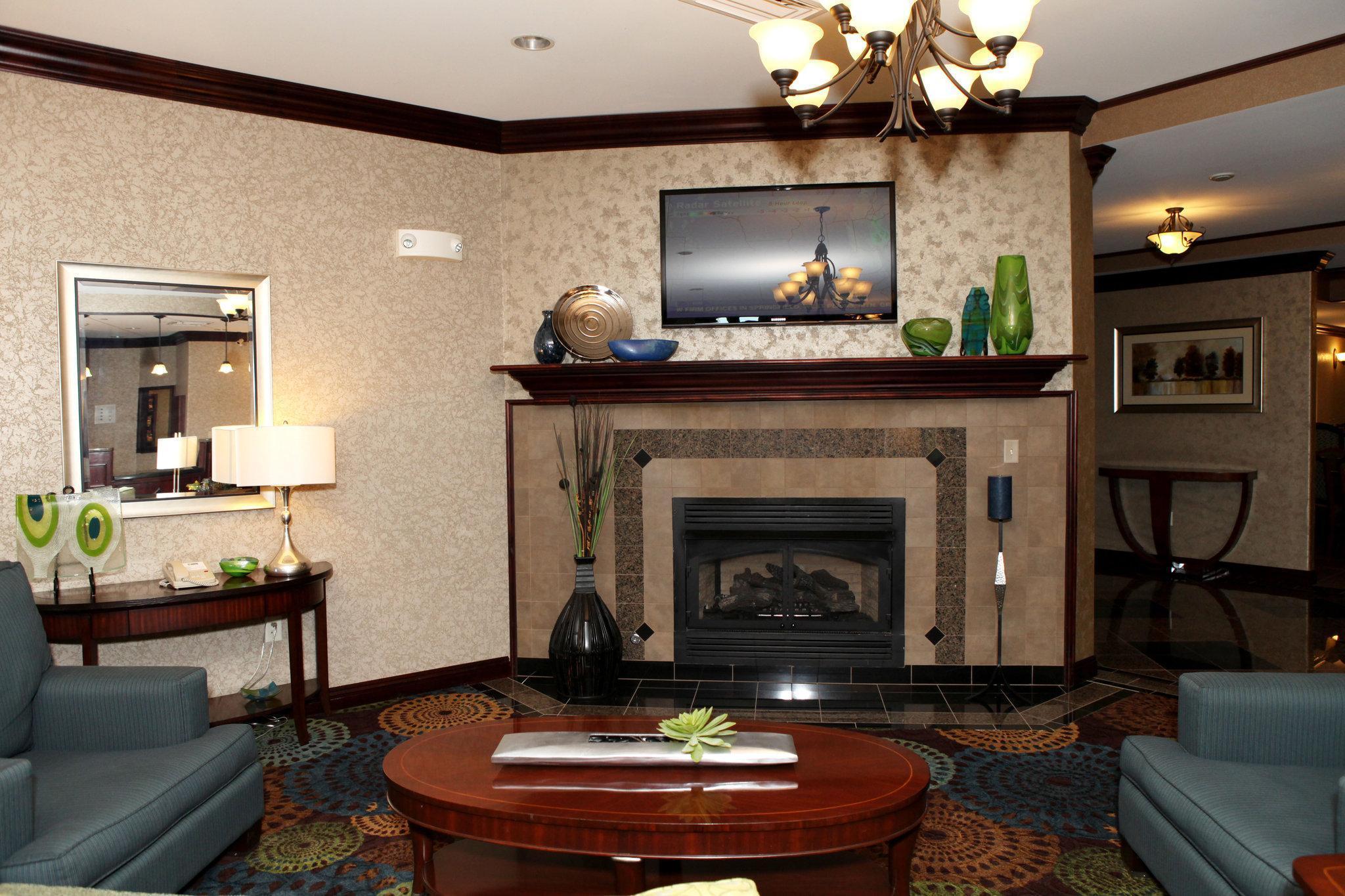 Holiday Inn Express And Suites Springfield Medical District By Ihg Bagian luar foto