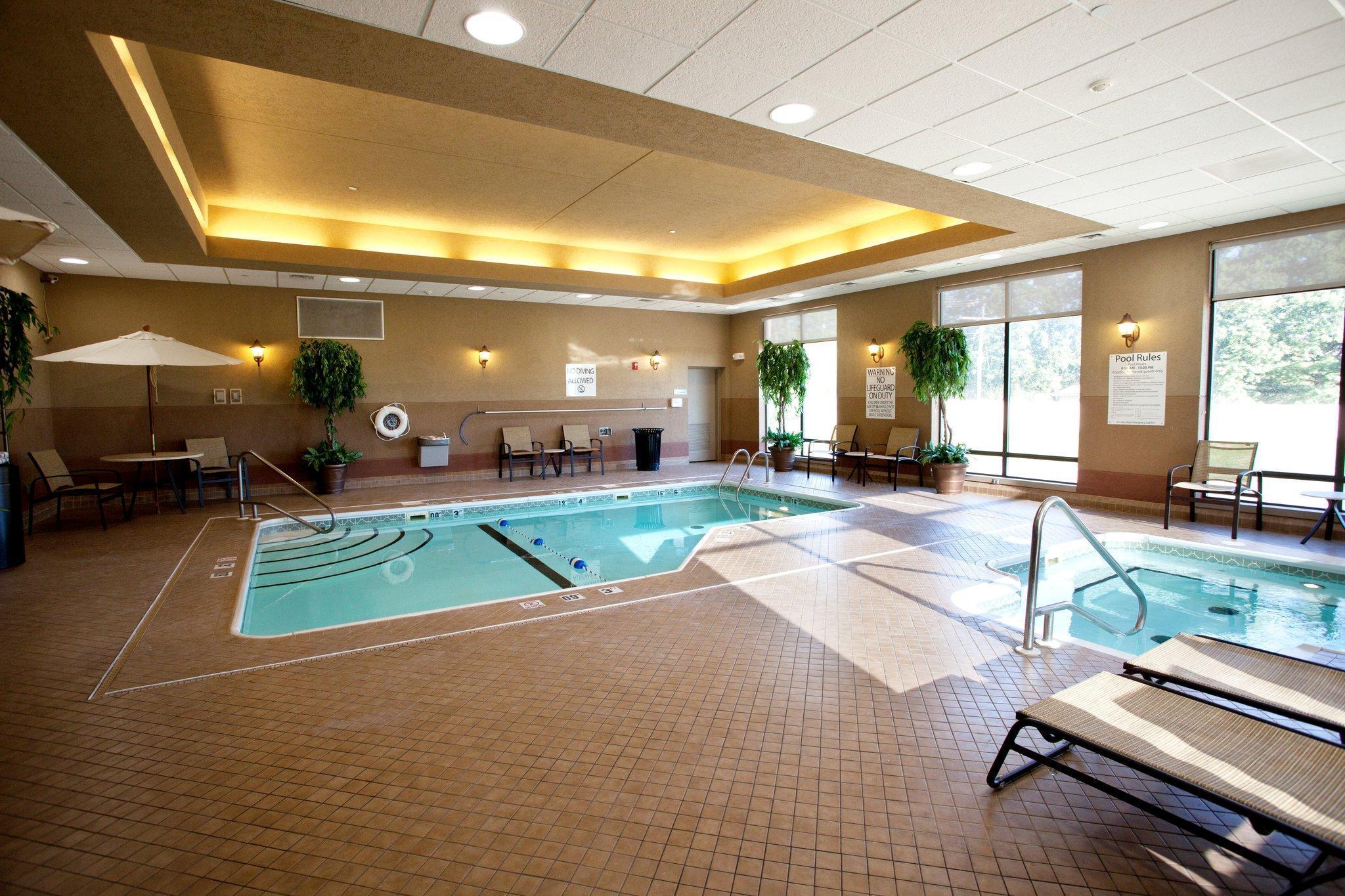 Holiday Inn Express And Suites Springfield Medical District By Ihg Bagian luar foto